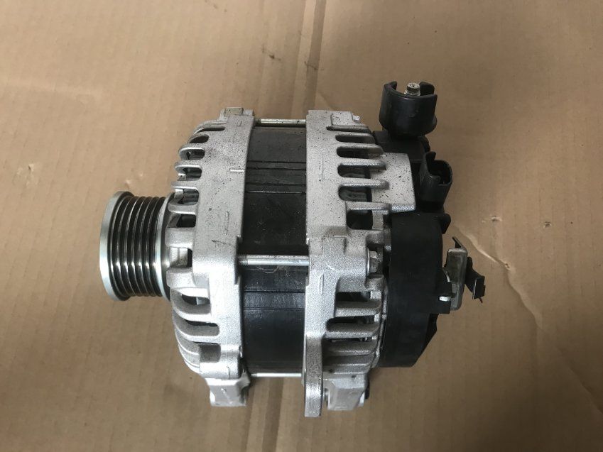 ALTERNADOR PEUGEOT 3008 2021 1.5hdi 130cv USADO Ref. 9827171980