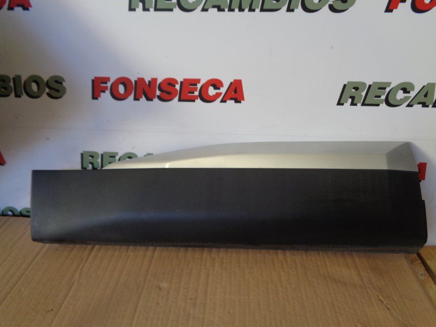 MOLDURA EXTERIOR PUERTA TRASERA DERECHA PEUGEOT 2008 II 2020