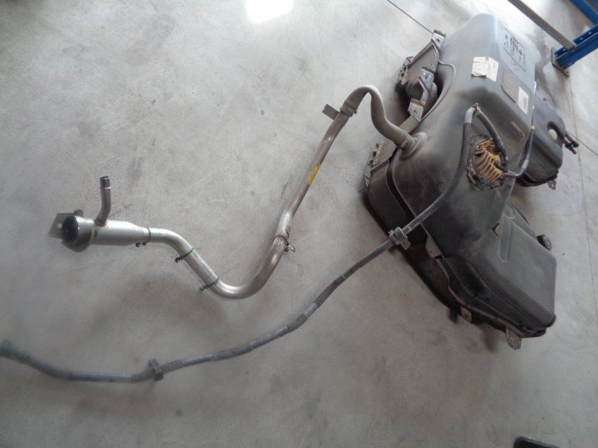 DEPÓSITO COMBUSTIBLE RANGE ROVER VOGUE 2015 L405 4.4 SDV8 COMPLETO CON BOMBA / AFORADOR Y TUBO Ref. DPLA 9K007 CF / CPLA 9K007 / BJ32 9A309 BB  CPLA 9032 FA