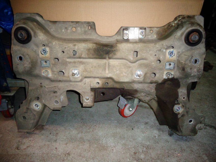 CUNA / PUENTE DELANTERO RENAULT LAGUNA 3 2011 GT 2