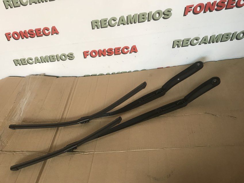 BRAZOS LIMPIA PARABRISAS DELANTERO BMW SERIE 5 2012 F10 F11 Ref. 6161 7203156 / 6161 7182459