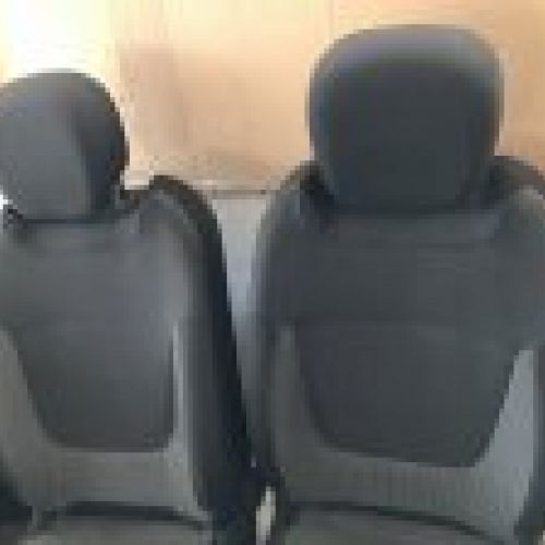 ASIENTOS DELANTEROS Y TRASEROS RENAULT CAPTUR 2014   CON TAPIZADOS DE PUERTAS