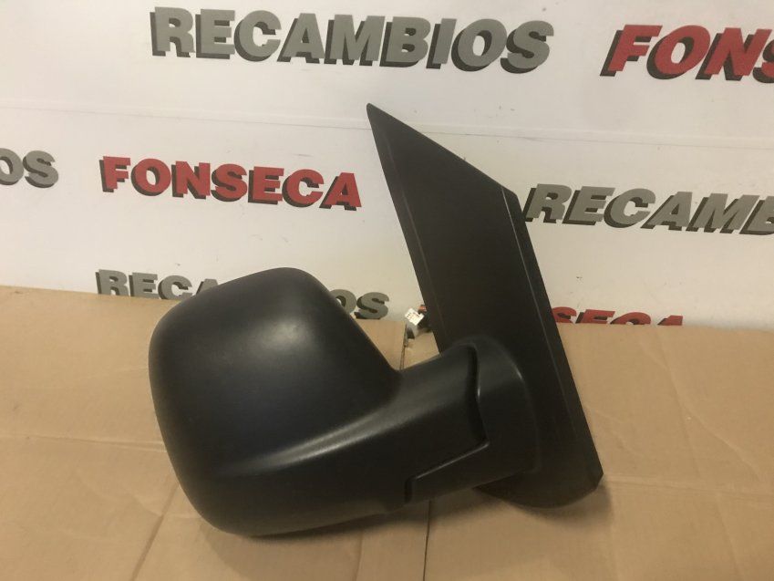 RETROVISORES PEUGEOT EXPERT III 2016 Ref. Izq 98155884xt Enchufe Negro con 5 cables   Ref. Dcho 98155882xt Enchufe Blanco 2 cables y negro con  5 cables