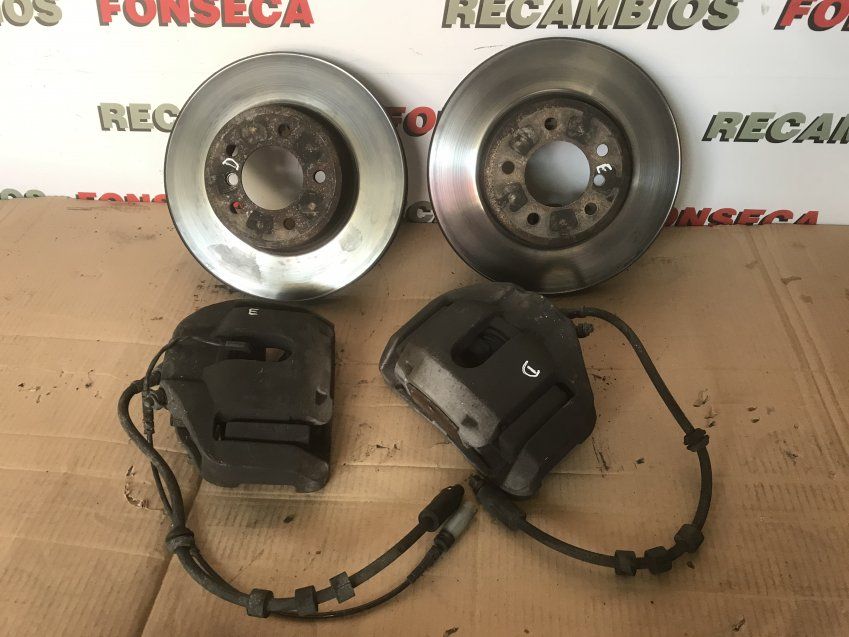 DISCOS Y PINZAS FRENO DELANTEROS BMW SERIE 5 2008 520d 177cv E60 E61