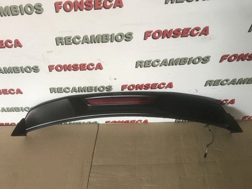 AMPLIFICADORES ANTENA 7P5035225M / 7P5035225L PORSCHE CAYENNE 2010 92A GUARNECIDO PORTON 7P5867601   MOTOR LIMPIA TRASERO 7P5955711   INSTALACION PORTON   CERRADURA PORTON 7P082705   TERCERA LUZ FRENO 7P582793 (Compatible con Q7 4L0945097)