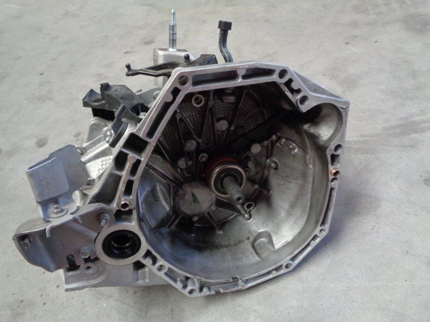 CAJA CAMBIO NISSAN QASHQAI J11 2018 1500dci 110cv 32.800Kms Ref. TL4126 MANUAL 6V