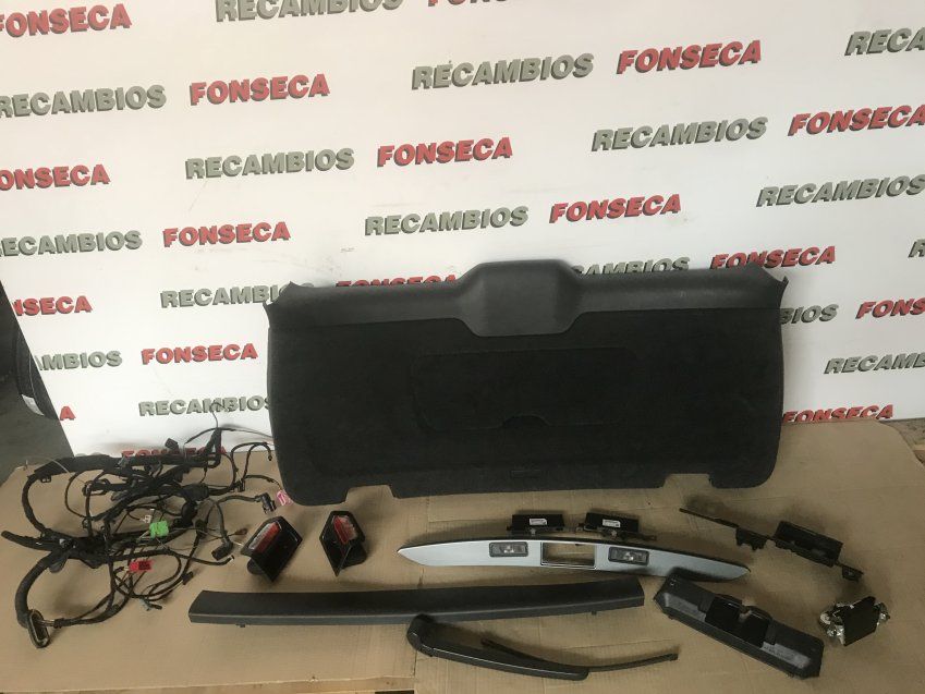 AMPLIFICADORES ANTENA 7P5035225M / 7P5035225L PORSCHE CAYENNE 2010 92A GUARNECIDO PORTON 7P5867601   MOTOR LIMPIA TRASERO 7P5955711   INSTALACION PORTON   CERRADURA PORTON 7P082705   TERCERA LUZ FRENO 7P582793 (Compatible con Q7 4L0945097)