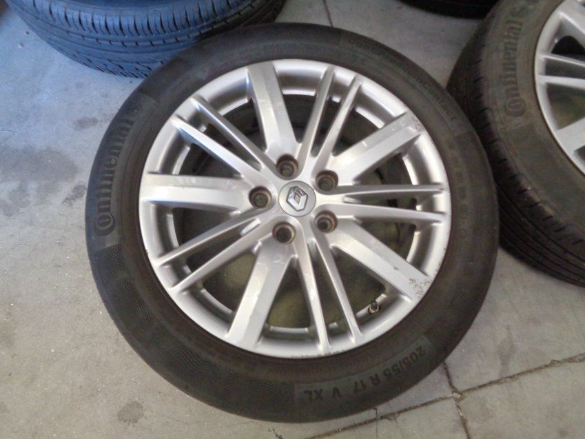 LLANTAS RENAULT MEGANE III GT LINE 205/55 R17 95V NEUMATICOS CONTINENTAL 3 BUEN ESTADO 1 CAMBIAR