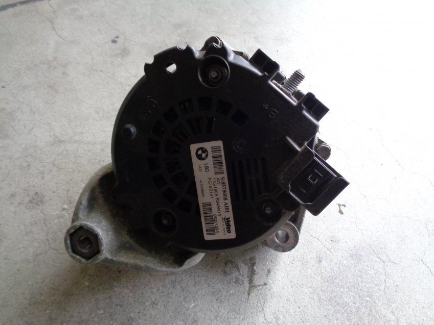 ALTERNADOR BMW SERIE 3 2013 320d F31 90.000Kms   Valeo   Ref 8578608 AI01