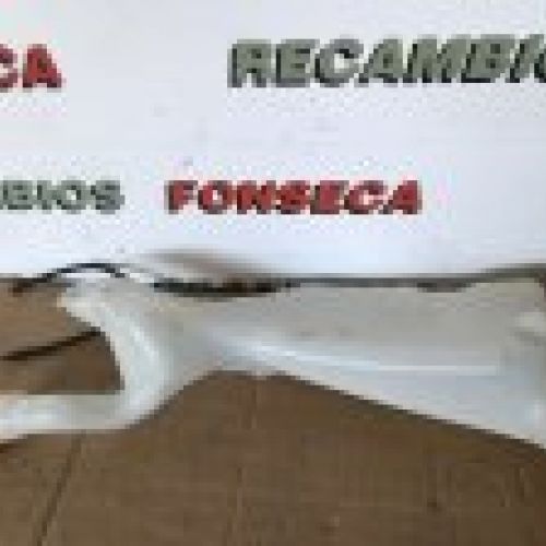 DEPOSITO LIMPIA DELANTERO RENAULT MEGANE 4 RS 1.8Tce 280cv Ref. 289100350R / 289102764R / 289107594R