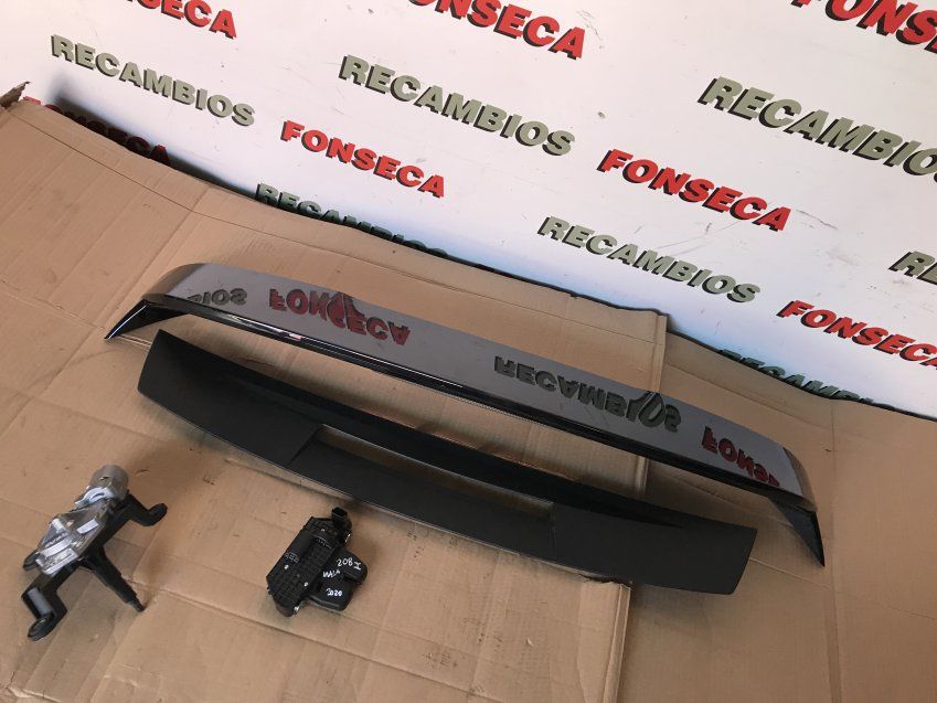 ALERON   TERCERA LUZ FRENO   CERRADURA PORTON   MOTOR LIMPIA TRASERO PEUGEOT 208 II 2020