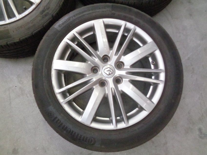 LLANTAS RENAULT MEGANE III GT LINE 205/55 R17 95V NEUMATICOS CONTINENTAL 3 BUEN ESTADO 1 CAMBIAR