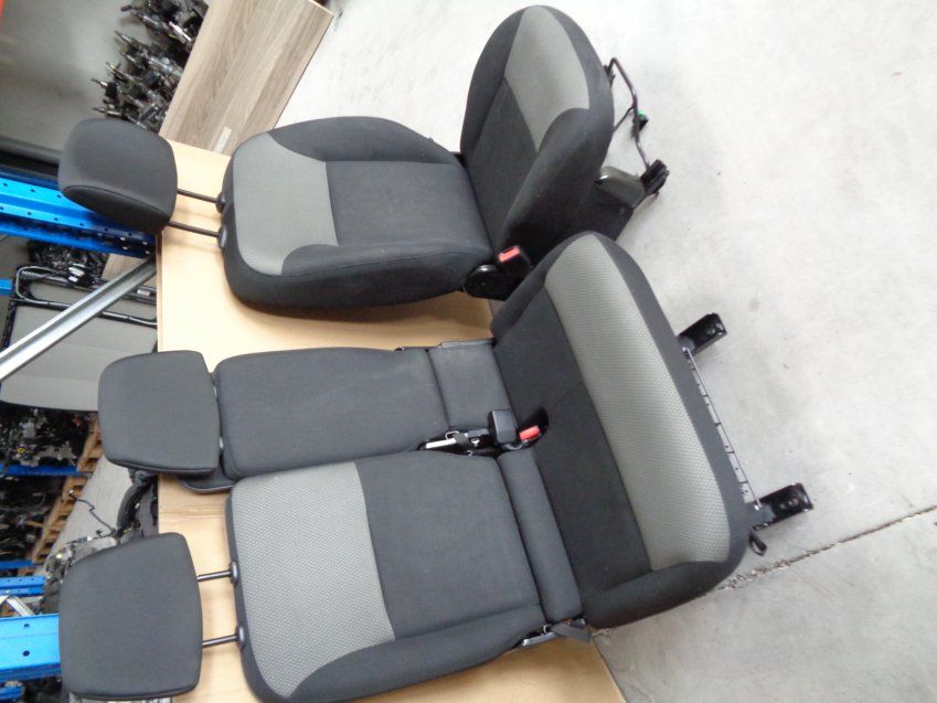 ASIENTOS RENAULT KANGOO 2018 CON TAPIZADOS Y  DE 3 PLAZAS