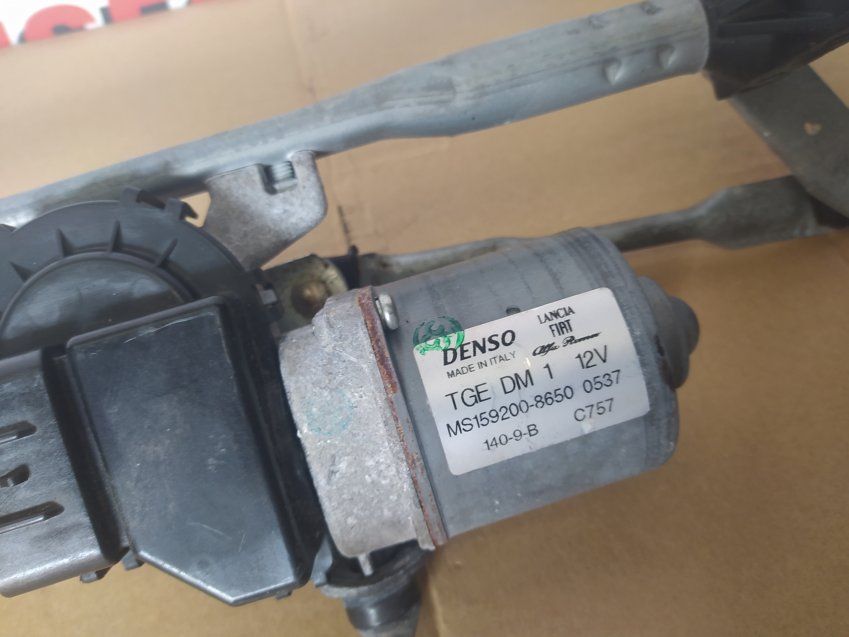 MOTOR LIMPIA DELANTERO FIAT 500 2019 Denso Ref. MS 159200 8650