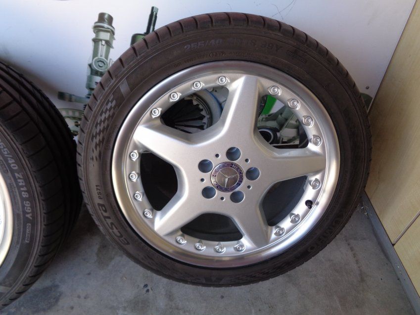 LLANTAS MERCEDES SL 2003 DOBLE MEDIDA ALANTE 255/40 R18 99Y ATRAS 285/35 R18 101Y ET37 NEUMATICOS KUMHO AL 75%