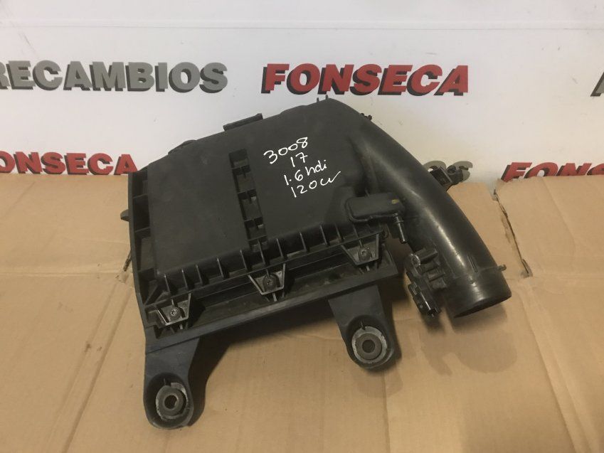 CAJA FILTRO AIRE / CAUDALÍMETRO PEUGEOT 3008 2017 1.6hdi Usada Ref. 9806561080