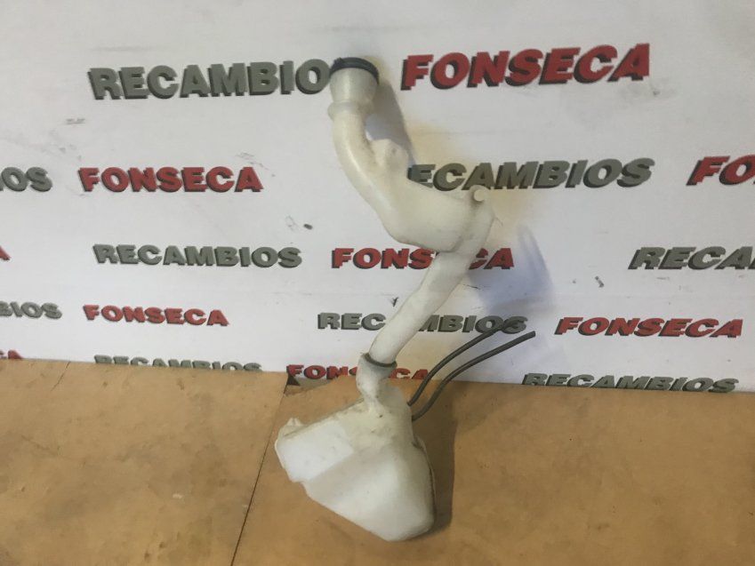 DEPOSITO LIMPIA PARABRISAS DELANTERO PEUGEOT 208 I 2018  Usado Ref. 968398868000