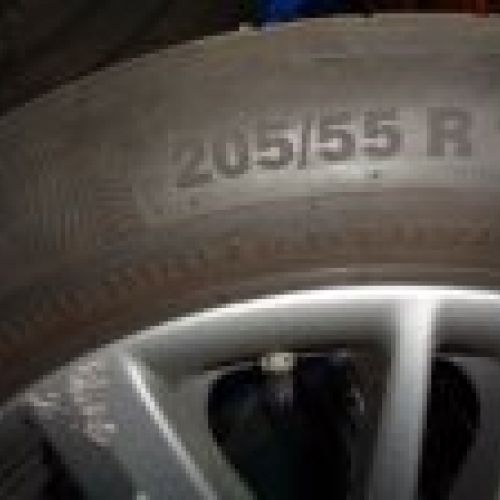 LLANTAS RENAULT MEGANE III GT LINE 205/55 R17 95V NEUMATICOS CONTINENTAL 3 BUEN ESTADO 1 CAMBIAR