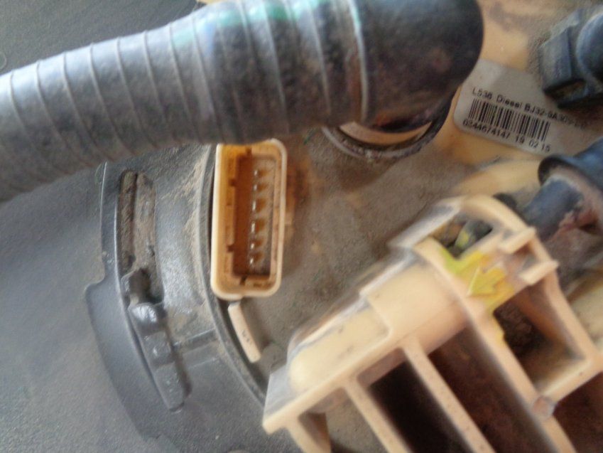 DEPÓSITO COMBUSTIBLE RANGE ROVER VOGUE 2015 L405 4.4 SDV8 COMPLETO CON BOMBA / AFORADOR Y TUBO Ref. DPLA 9K007 CF / CPLA 9K007 / BJ32 9A309 BB  CPLA 9032 FA