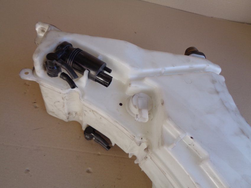 DEPOSITO LIMPIA PARABRISAS DELANTERO RANGE ROVER SPORT 2015 3.0D V6 L494