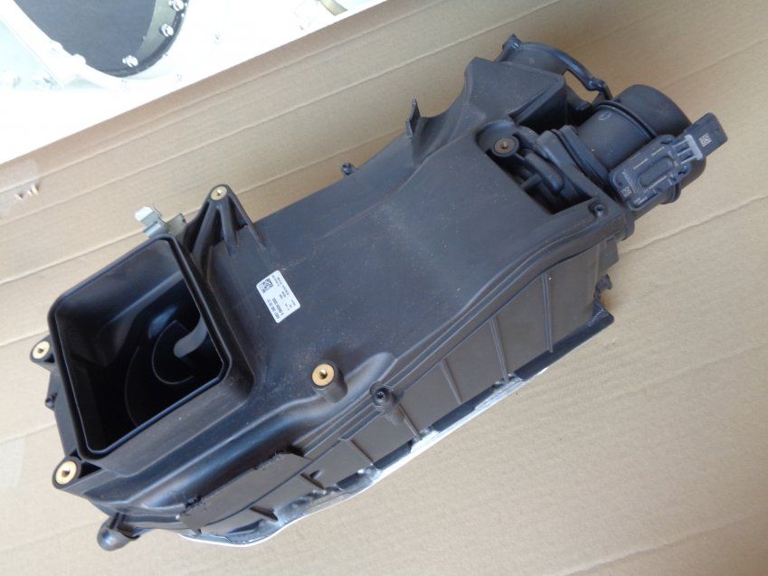 CAJA FILTRO AIRE / CAUDALÍMETRO MERCEDES BENZ CLASE C 2015 250cdi 204cv W205 Ref