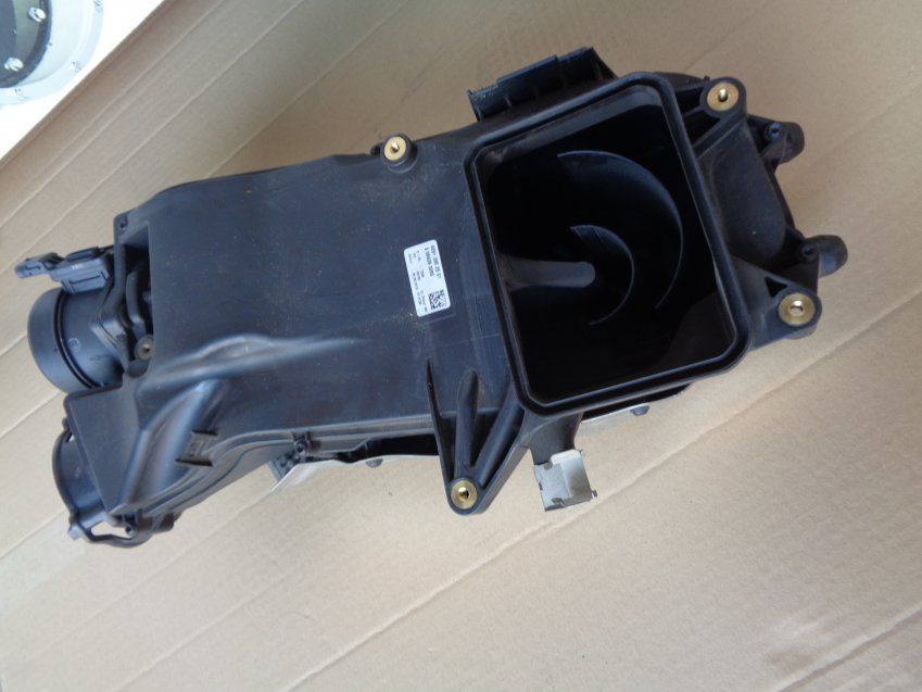 CAJA FILTRO AIRE / CAUDALÍMETRO MERCEDES BENZ CLASE C 2015 250cdi 204cv W205 Ref