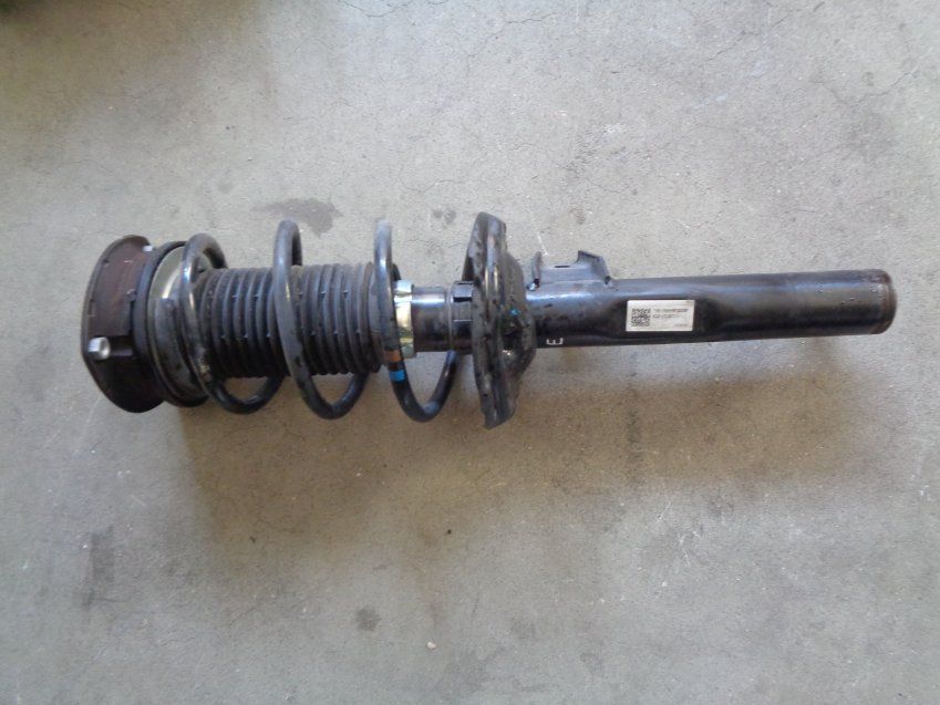 AMORTIGUADORES DELANTEROS VW GOLF 7 2018 1.6tdi 115cv   Caja Manual   29.130Kms Ref. 5Q0413023FJ