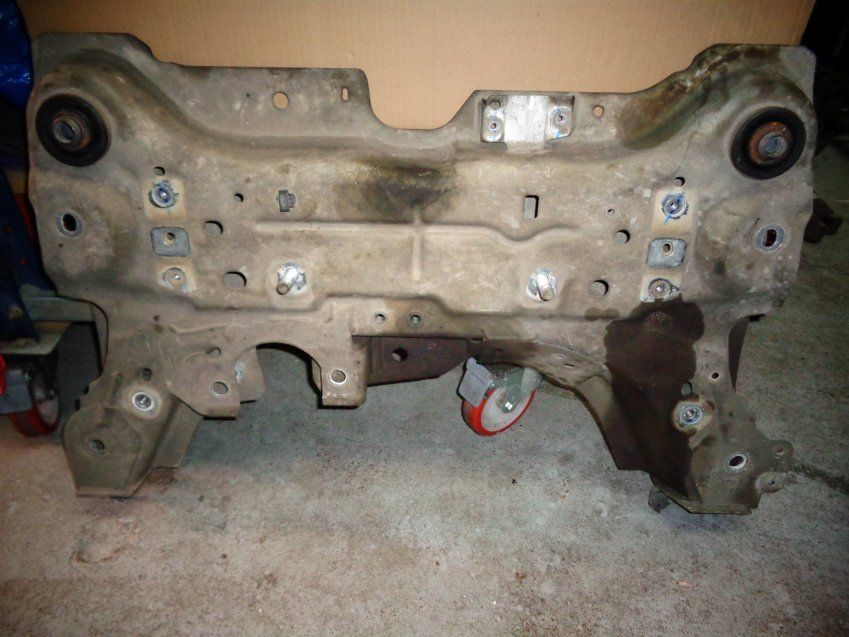 CUNA / PUENTE DELANTERO RENAULT LAGUNA 3 2011 GT 2
