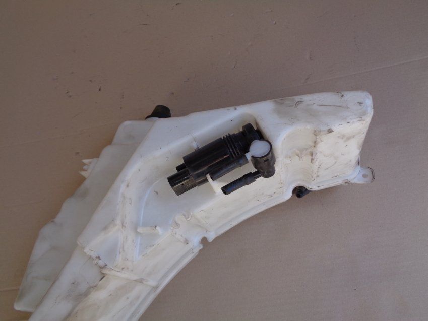 DEPOSITO LIMPIA PARABRISAS DELANTERO RANGE ROVER SPORT 2015 3.0D V6 L494