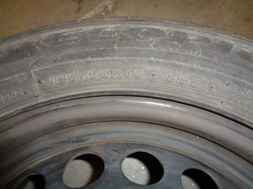 RUEDA REPUESTO RENAULT CLIO IV 2015 185/65 R15 88T ET40 NEUMATICO BRIDGESTONE