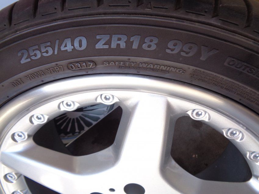 LLANTAS MERCEDES SL 2003 DOBLE MEDIDA ALANTE 255/40 R18 99Y ATRAS 285/35 R18 101Y ET37 NEUMATICOS KUMHO AL 75%