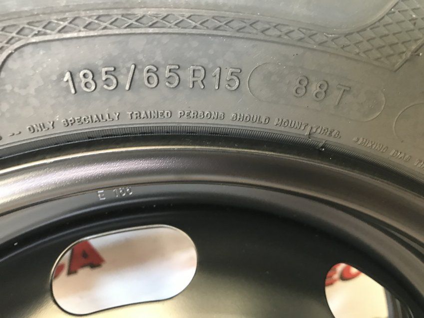 RUEDA REPUESTO CITROEN C3 III 2017 CON SOPORTE Y GATO   Neumatico Kleber 185/65 R15 88T   ET23