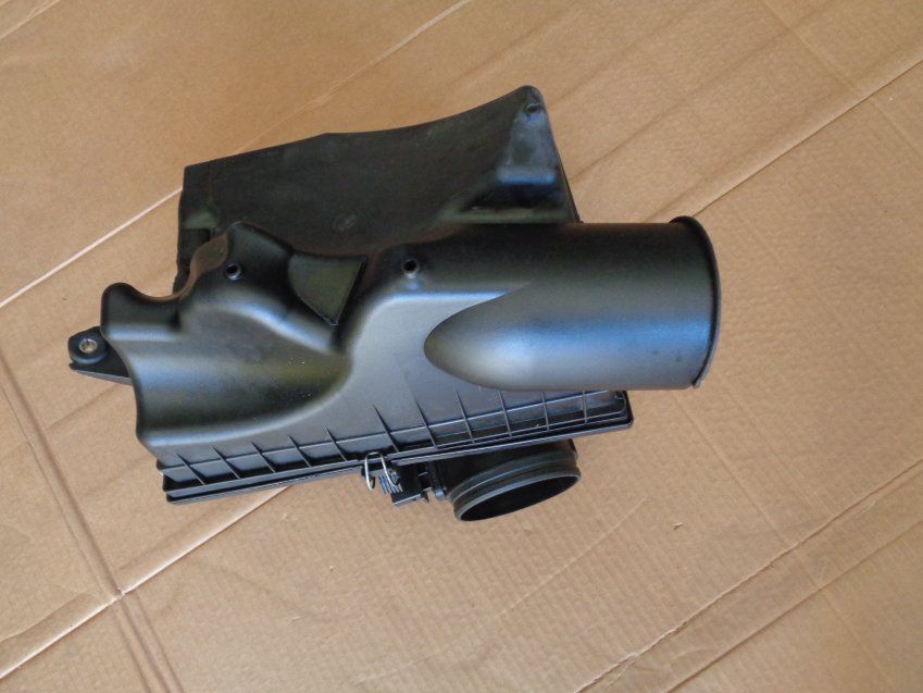 CAJA FILTRO AIRE / CAUDALÍMETRO BMW 635d 2008 E63 Ref. 1371 7792416 04