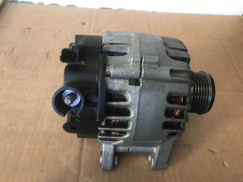 ALTERNADOR PEUGEOT 208 II 2020 1.2 Gasolina 75cv 26.500Kms VALEO Ref.9826574080