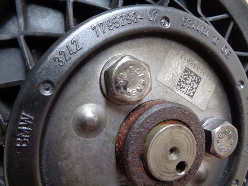 BOMBA DIRECCIÓN ASISTIDA HIDRÁULICA BMW 635d 2008 E63 140.000Kms Ref. 7795298 / 3242 7789596 / 678126901