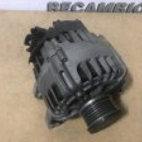 ALTERNADOR PEUGEOT 208 I 2018 1.2 Gasolina 82cv Usado VALEO Ref. 9818677980