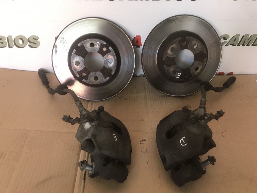 DISCOS Y PINZAS FRENO DELANTEROS FIAT 500C 2017 1.2 Gasolina 69cv