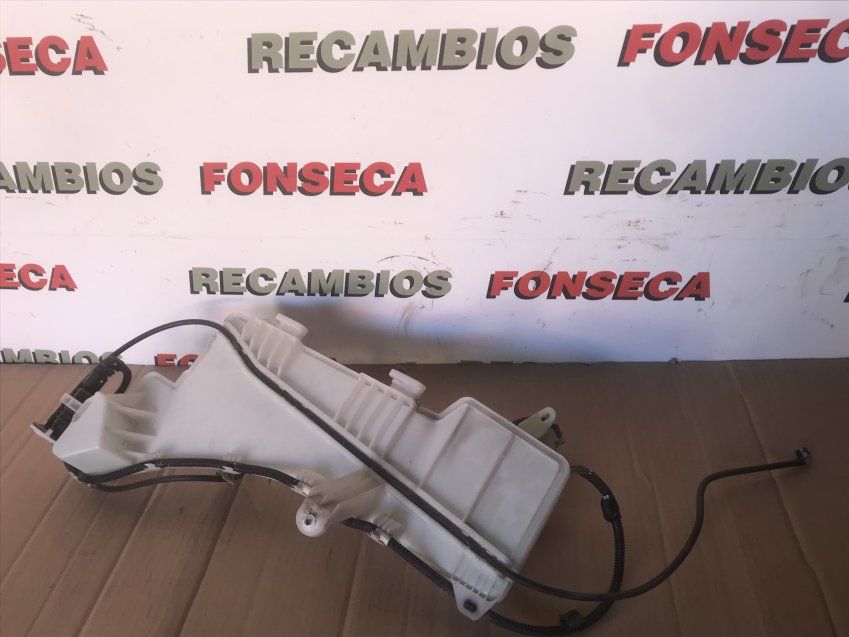 DEPOSITO LIMPIA PARABRISAS DELANTERO PEUGEOT 3008 2017 Ref. 9815637380 / 9810819180