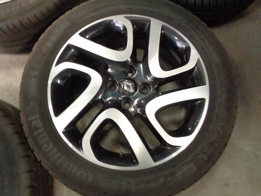 LLANTAS RENAULT CAPTUR 205/55 R17 95V  2NEUMATICOS MICHELIN Y 2 CONTINENTAL 2 LLANTAS POCO ROZADAS