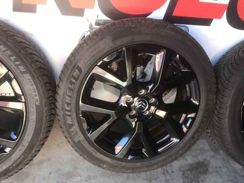 LLANTAS CITROEN EN 19" DE CITROEN C5 Aircross Shine 2019   205/55 R19 97V   7JX19   Neumaticos Michelin Cross Climate Semi Nuevos