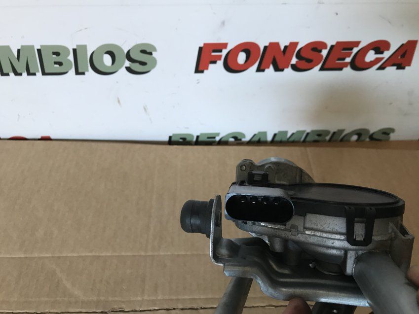 MOTOR LIMPIA PARABRISAS DELANTERO FIAT 500X Sport 2020 Ref Motor 0390243562   Ref Estructura 52063174