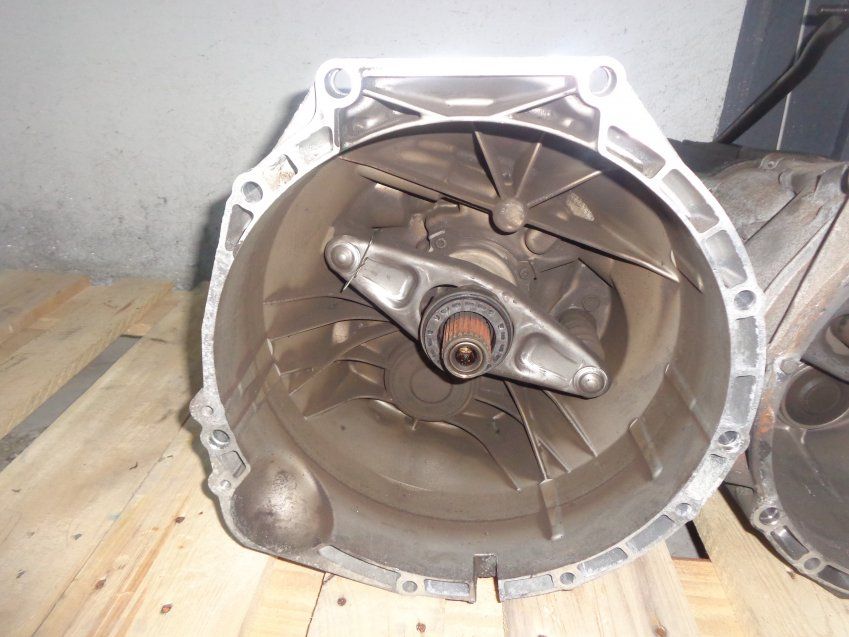 CAJA CAMBIO BMW SERIE 3 2010 E92 330D 245cv 102.166Kms MANUAL 6V MARCA ZF