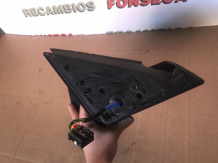 RETROVISORES PEUGEOT 208 II 2020 No son abatibles electricamente