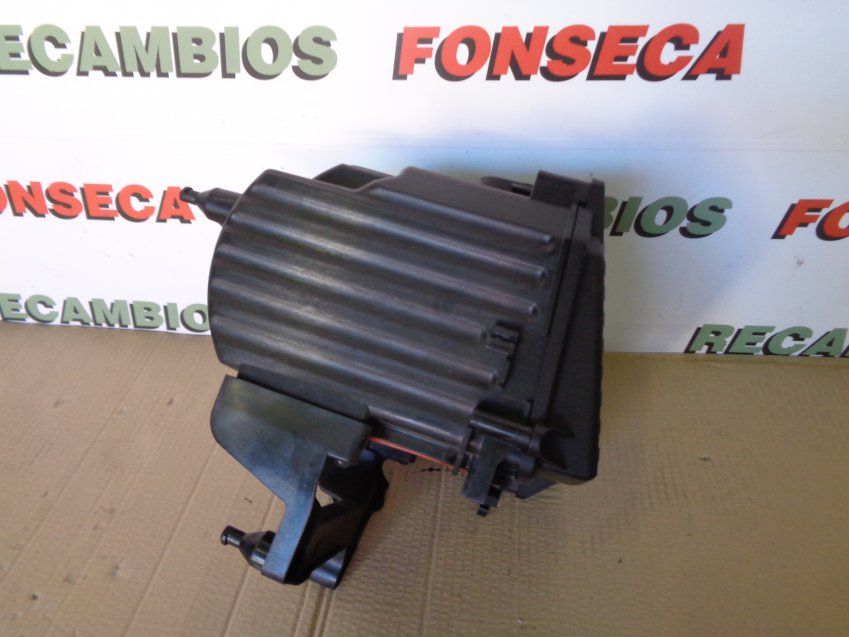 CAJA FILTRO AIRE / CAUDALÍMETRO MERCEDES BENZ CLA 45 2014 W117 Ref. A1330900001