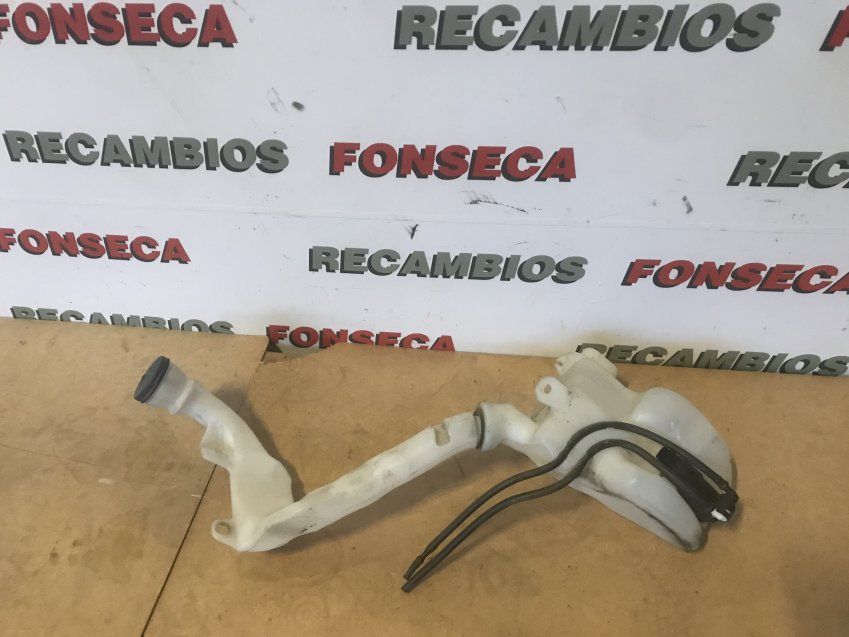 DEPOSITO LIMPIA PARABRISAS DELANTERO PEUGEOT 208 I 2018  Usado Ref. 968398868000