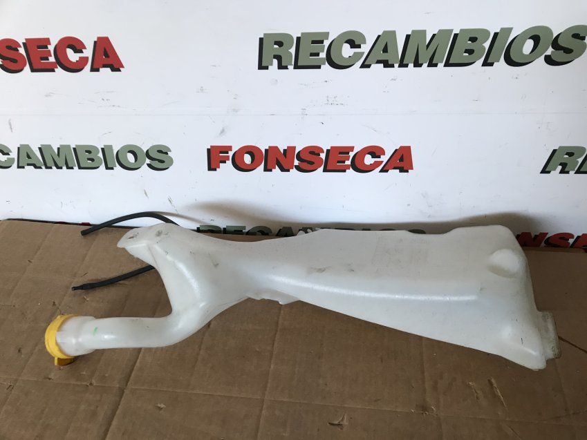 DEPOSITO LIMPIA DELANTERO RENAULT MEGANE 4 RS 1.8Tce 280cv Ref. 289100350R / 289102764R / 289107594R