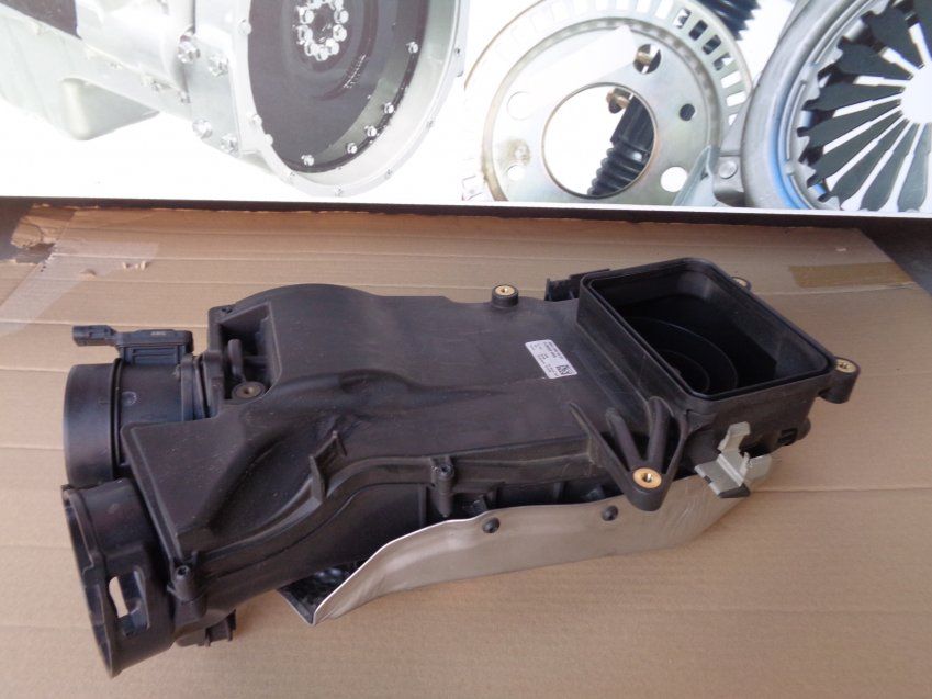 CAJA FILTRO AIRE / CAUDALÍMETRO MERCEDES BENZ CLASE C 2015 250cdi 204cv W205 Ref