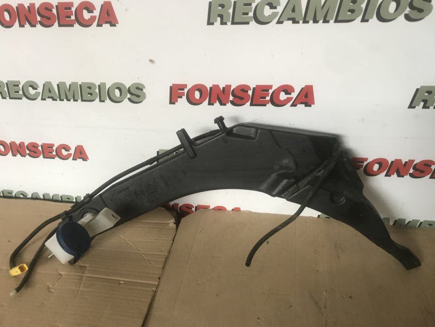 DEPOSITO LIMPIA DELANTERO PEUGEOT 308 II 2018 Ref. 9801927380 / 9806526980