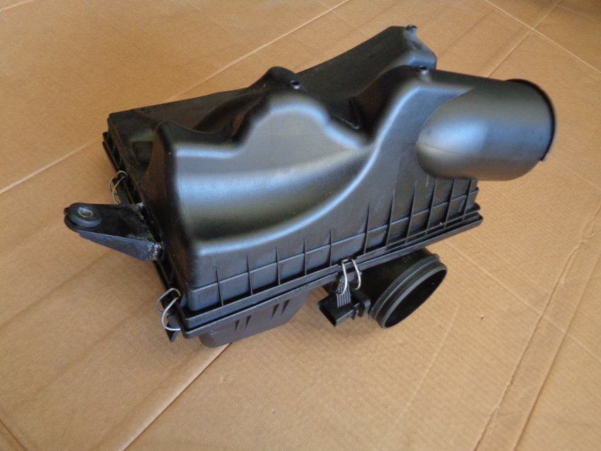 CAJA FILTRO AIRE / CAUDALÍMETRO BMW 635d 2008 E63 Ref. 1371 7792416 04