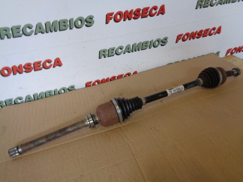 TRANSMISIONES DELANTERAS PEUGEOT 2008 II 2020 1200 Gasolina 130cv 16.000Kms Re. 9825384i80 / 9825384080